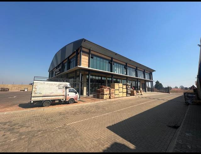 3,000M² SHOWROOM TO LET IN DALPARK