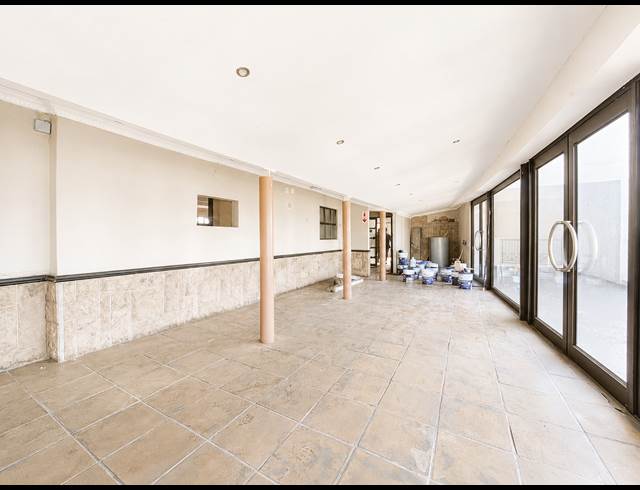 516M² CO-WORKING SPACE TO LET IN BEREA WEST