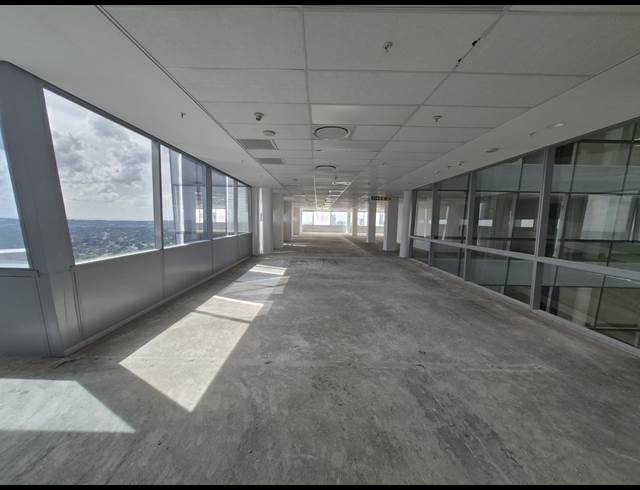 1,752M² OFFICE TO LET IN SANDHURST