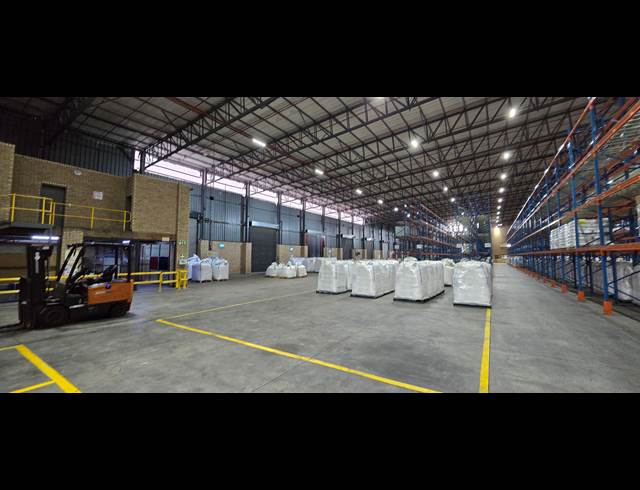 14,590M² WAREHOUSE TO LET IN NORTH RIDING