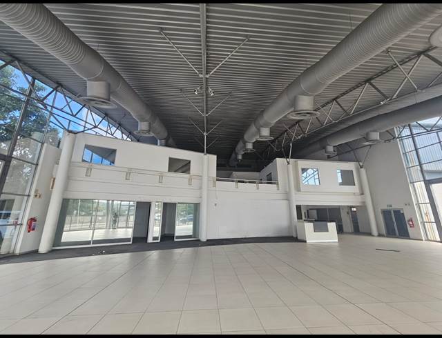 1,842M² SHOWROOM TO LET IN BRUMA