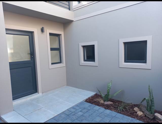 2 bed property to rent in WORCESTER WEST