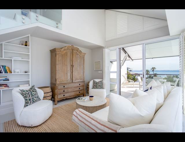 2 BEDROOM APARTMENT RENTED IN MOUILLE POINT