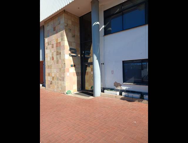 1,246M² WAREHOUSE TO LET IN RIVERHORSE VALLEY