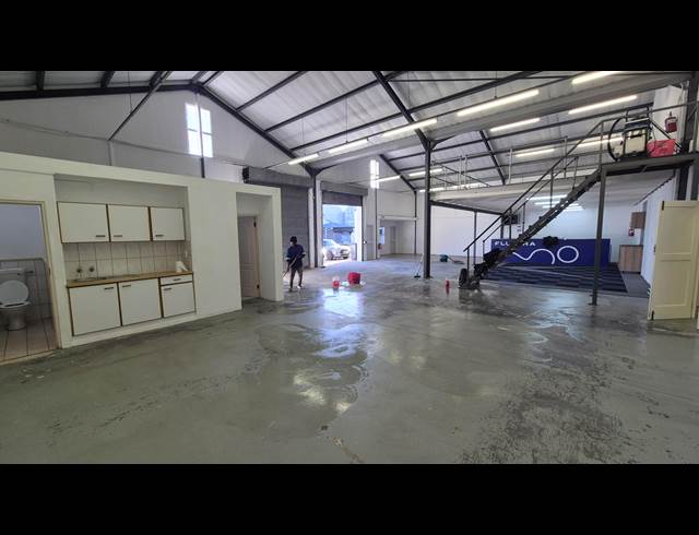 329M² WAREHOUSE TO LET IN DIEP RIVER