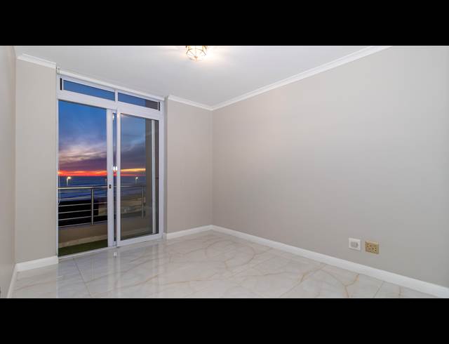 2 BEDROOM APARTMENT TO LET IN BEACHFRONT