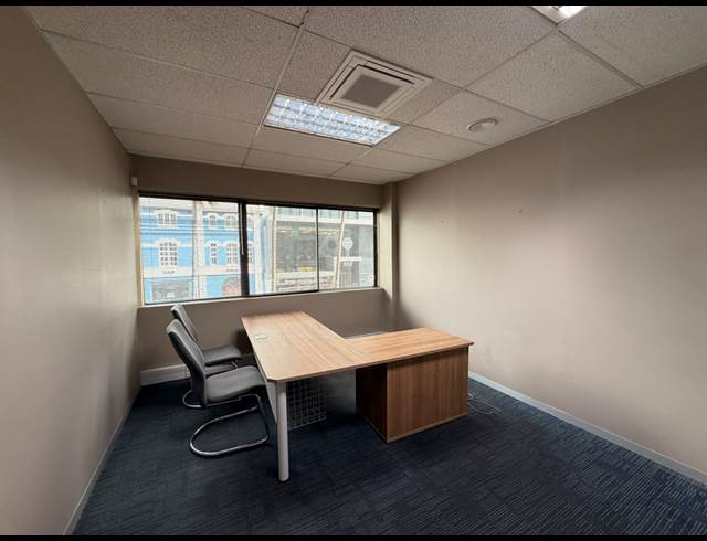 890M² OFFICE TO LET IN DE WATERKANT