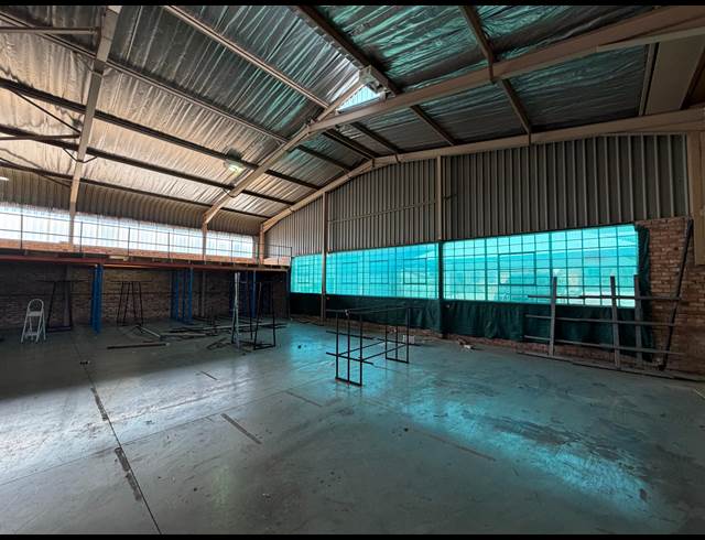 450M² WAREHOUSE TO LET IN HALFWAY HOUSE