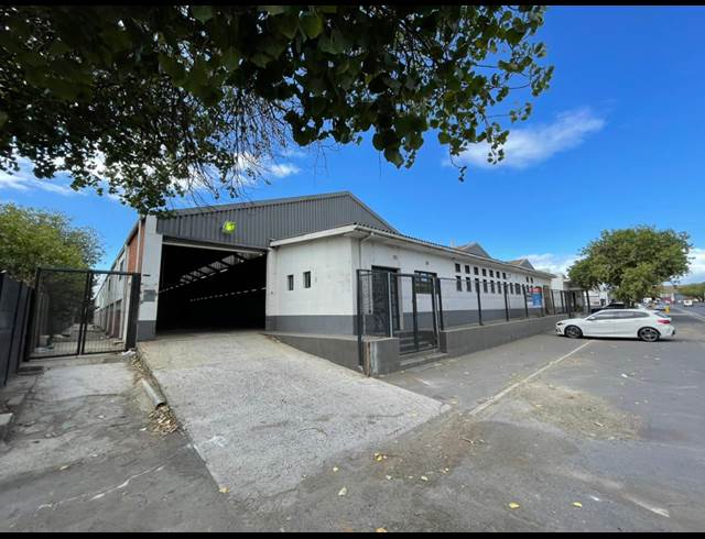 1,050M² WAREHOUSE TO LET IN BEACONVALE