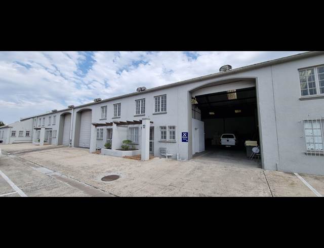 194M² WAREHOUSE TO LET IN AIRPORT INDUSTRIA