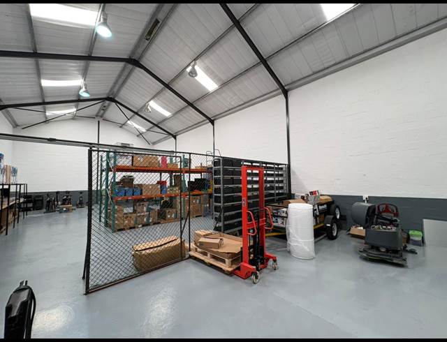 345M² WAREHOUSE TO LET IN STRAND CENTRAL