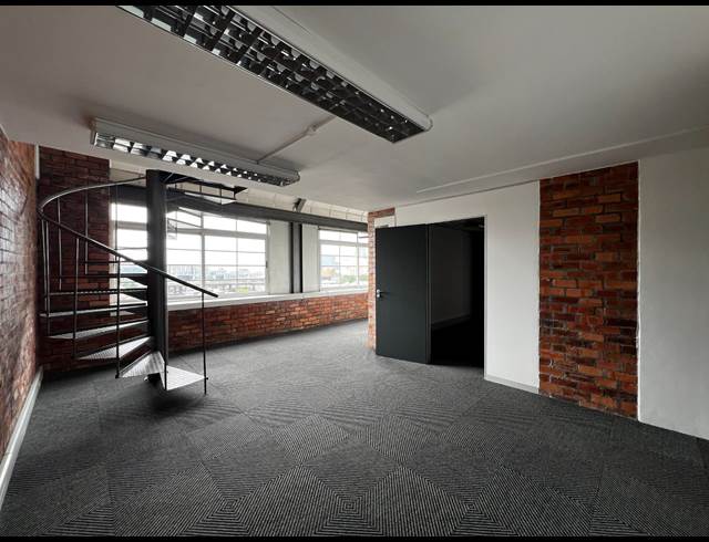 229M² OFFICE TO LET IN GREEN POINT