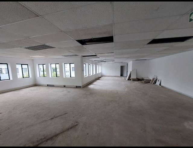 269M² OFFICE TO LET IN BRYANSTON