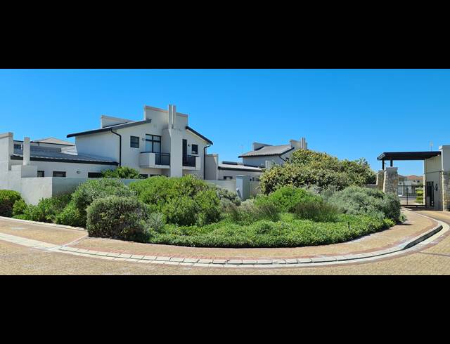 2 bed property to rent in MUIZENBERG