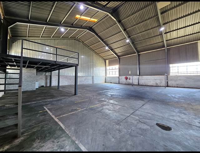375M² WAREHOUSE TO LET IN ROSSLYN