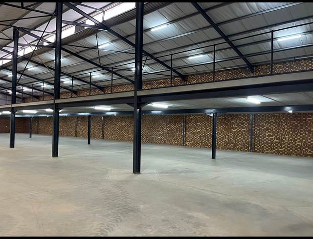 2,702M² WAREHOUSE TO LET IN ORMONDE