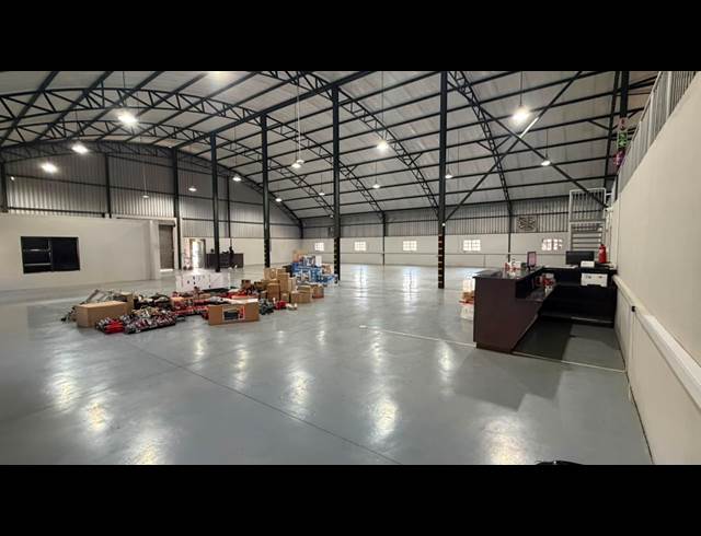 875M² WAREHOUSE TO LET IN ROSSLYN
