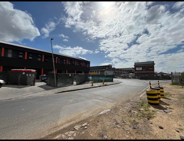 301M² WAREHOUSE TO LET IN NDABENI