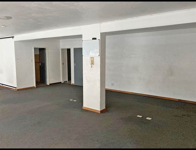 800M² WAREHOUSE TO LET IN SEBENZA