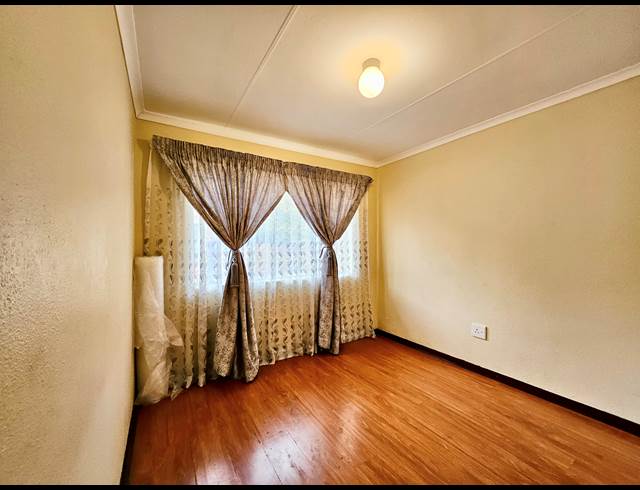 3 bed property to rent in TERENURE