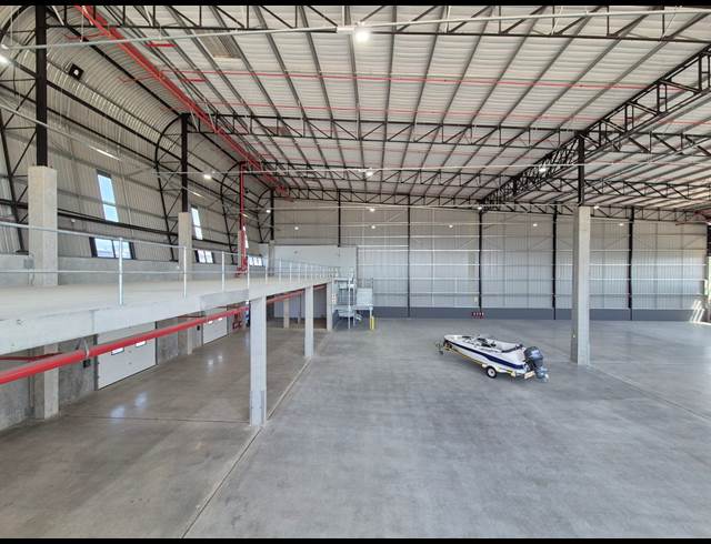 2,322M² WAREHOUSE TO LET IN ATLANTIC HILLS