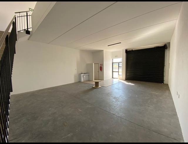 157M² WAREHOUSE TO LET IN SPARTAN
