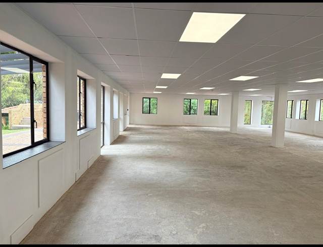 402M² OFFICE TO LET IN VORNA VALLEY