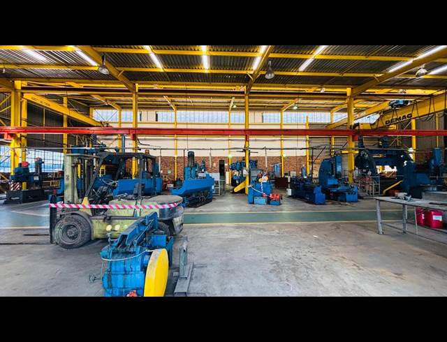 2,300M² WAREHOUSE TO LET IN ROBERTVILLE