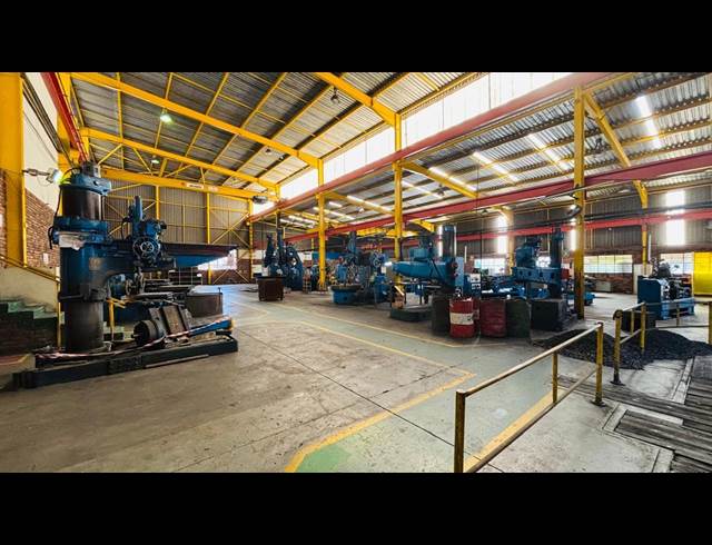 2,300M² WAREHOUSE TO LET IN ROBERTVILLE