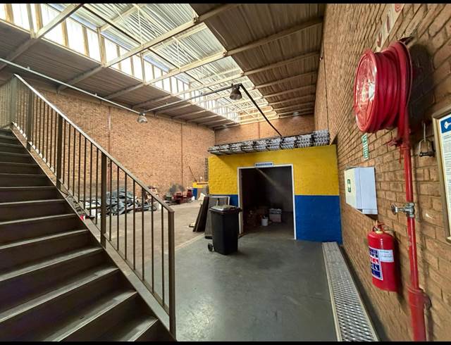 350M² WAREHOUSE TO LET IN MEADOWDALE