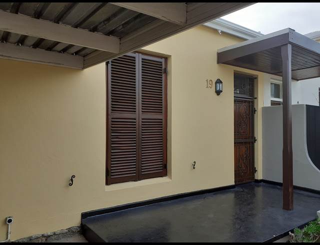 2 bed property to rent in KENILWORTH