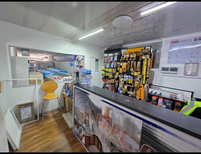 700M² RETAIL TO LET IN STRAND CENTRAL