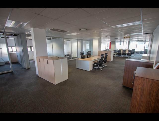 1,388M² OFFICE TO LET IN SANDTON CENTRAL