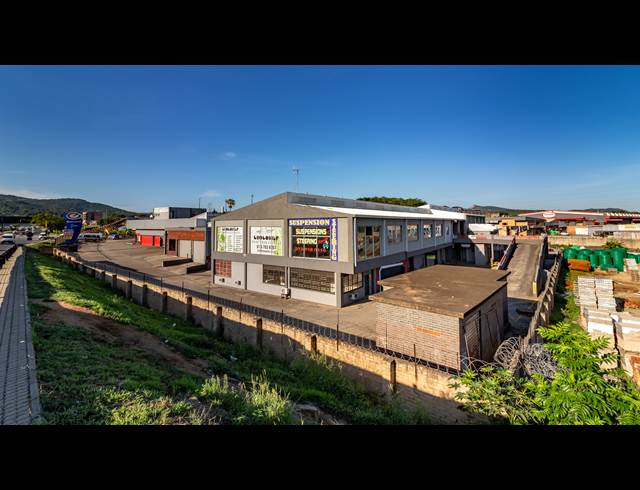 252M² WAREHOUSE RENTED IN WEST ACRES