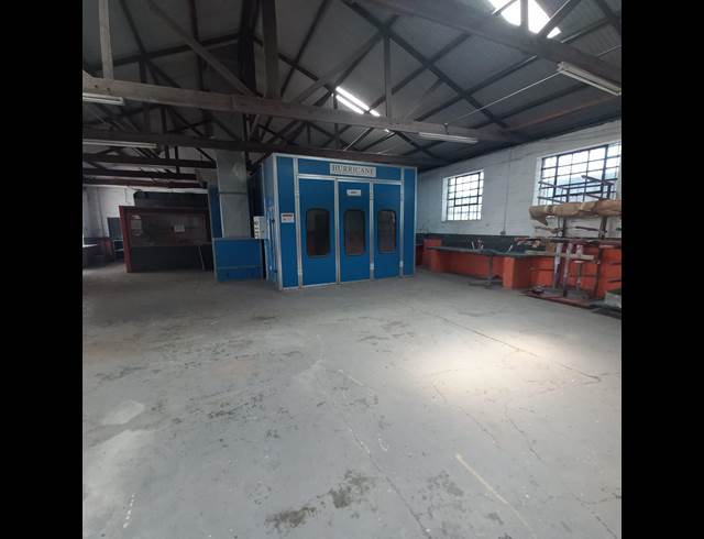 1,100M² WAREHOUSE TO LET IN CITY WEST