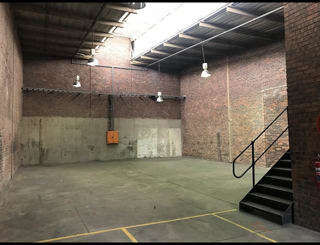 263M² WAREHOUSE TO LET IN STRIJDOMPARK