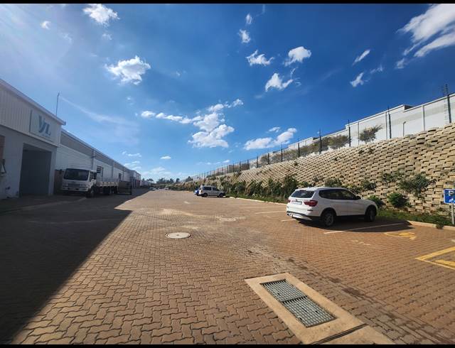673M² WAREHOUSE TO LET IN OLIFANTSFONTEIN