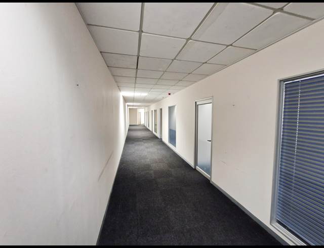 130M² OFFICE TO LET IN HOUGHTON ESTATE
