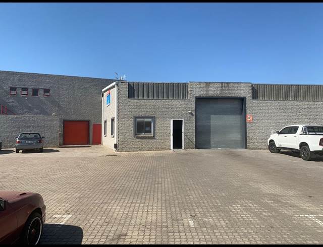 235M² WAREHOUSE TO LET IN PAARL CENTRAL