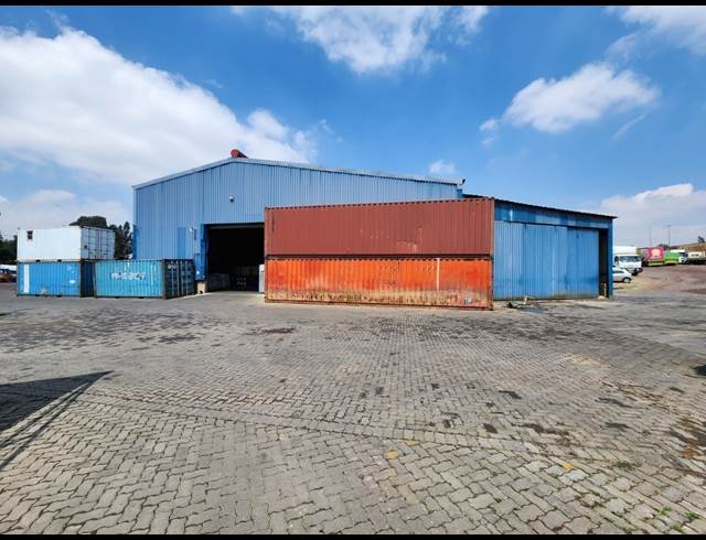 8,000M² WAREHOUSE TO LET IN JUPITER