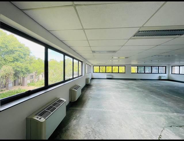684M² OFFICE TO LET IN RANDJESPARK