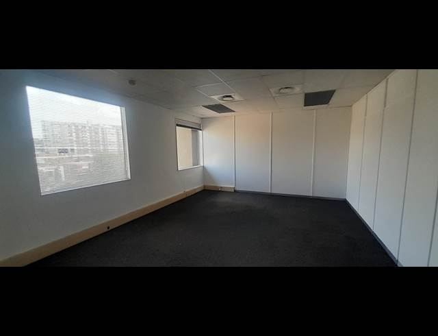 147.10M² OFFICE TO LET IN BEDFORD GARDENS