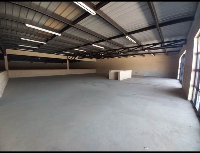 1,309M² WAREHOUSE TO LET IN POMONA