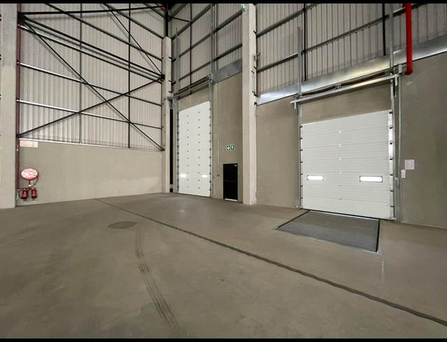 4,883M² WAREHOUSE TO LET IN WATERFALL