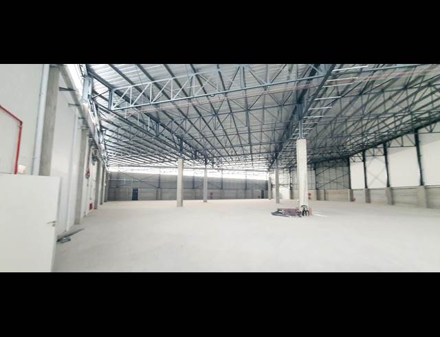 2,820M² WAREHOUSE TO LET IN KILLARNEY GARDENS