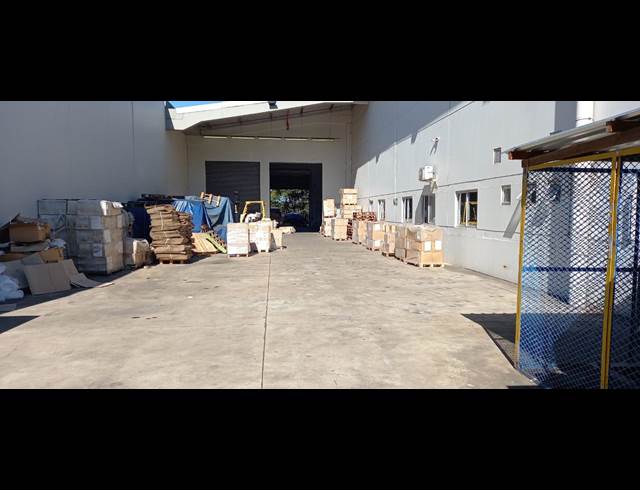 1,500M² WAREHOUSE TO LET IN MAHOGANY RIDGE