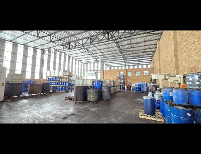 1,115M² WAREHOUSE TO LET IN KYA SANDS