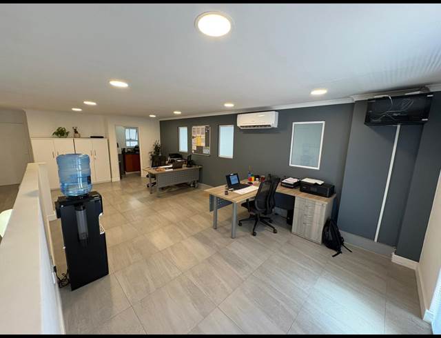 345M² WAREHOUSE TO LET IN STRAND CENTRAL