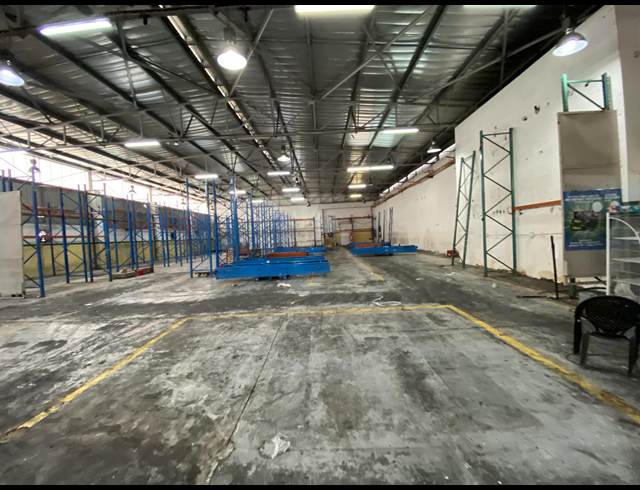 1,808M² WAREHOUSE TO LET IN BRIARDENE