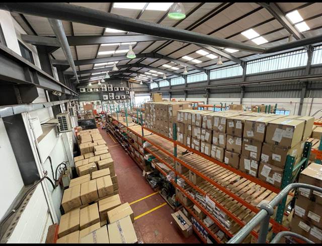 2,070M² WAREHOUSE TO LET IN PAARDEN EILAND